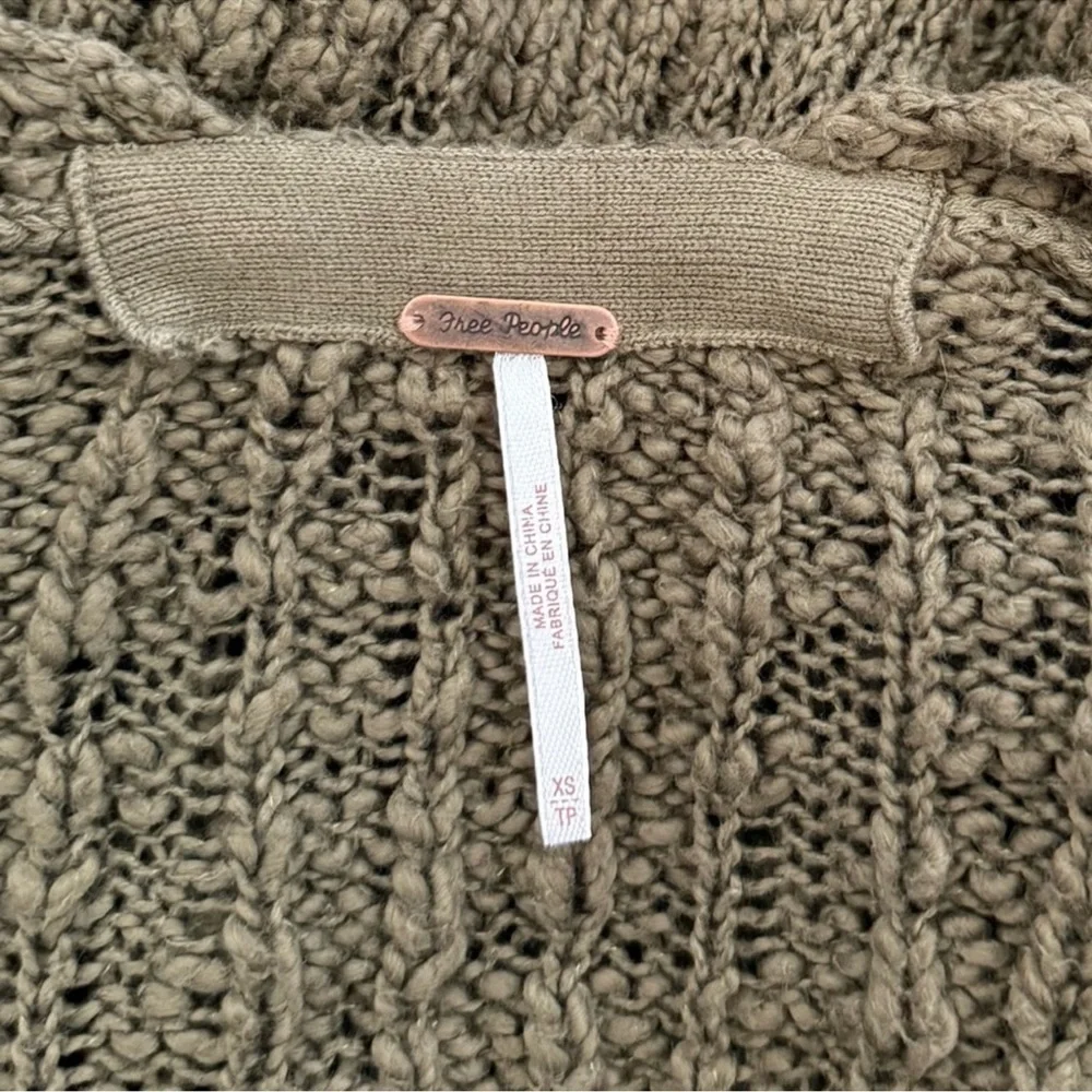 Free‎ People Cozy Olive Green Women's Sweater Cabincore Granola Coastal